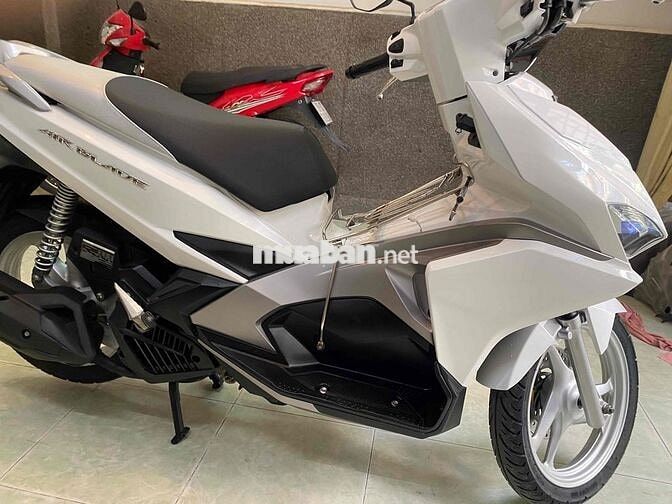Honda Air Blade Trắng
