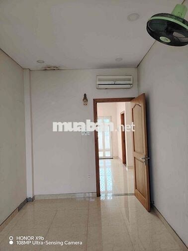NHÀ SÂN XE HƠI 5x20 ĐƯỜNG TL15 GẦN NGÃ 4 GA