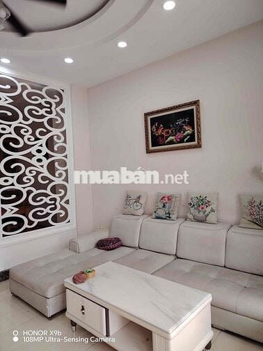 NHÀ SÂN XE HƠI 5x20 ĐƯỜNG TL15 GẦN NGÃ 4 GA