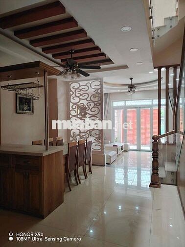 NHÀ SÂN XE HƠI 5x20 ĐƯỜNG TL15 GẦN NGÃ 4 GA