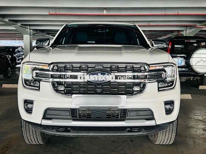 Ford Everest Titanium 4x2 2024 15.000km Trắng