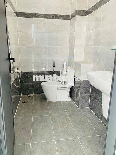 cho thuê nhà 1trệt 1 lầu . phạm văn đồng p13 bình thạnh