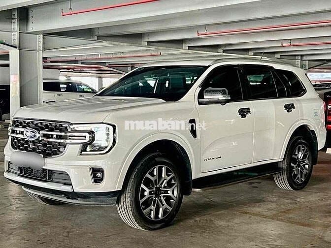 Ford Everest Titanium 4x2 2024 15.000km Trắng