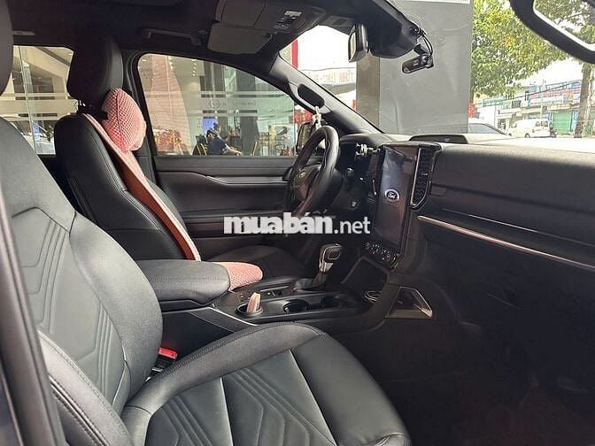 Ford Everest Titanium 2023, bảo hành 2028, Vay 75%