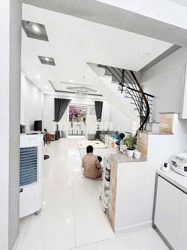 BÁN NHÀ ĐẸP 2 TẦNG QUẬN 4 - KO QUY HOẠCH - HOÀN CÔNG ĐỦ NHỈNH 5 TỶ TLC