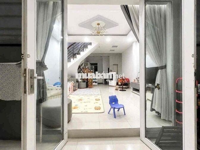 BÁN NHÀ ĐẸP 2 TẦNG QUẬN 4 - KO QUY HOẠCH - HOÀN CÔNG ĐỦ NHỈNH 5 TỶ TLC