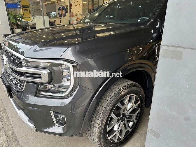 Ford Everest Titanium 2023, bảo hành 2028, Vay 75%