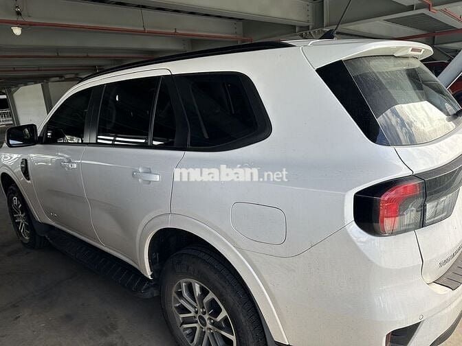 Ford Everest 2022 4x2 bản cao cấp Số tự động Trắng