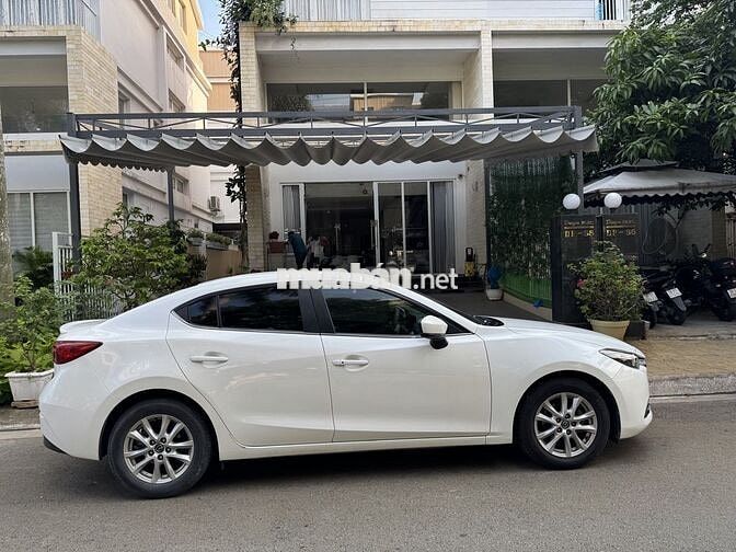 Mazda Mazda 3 1.5 AT 2018 31400km Trắng