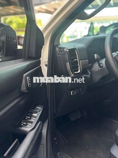 FORD EVEREST 2025 BẢN TIÊU CHUẨN_XE LƯỚT