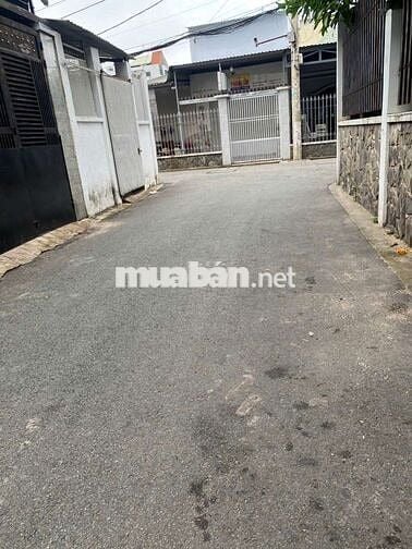 Cần Cho thuê nhà  cẩp 4 PTTN.DT 4,5 x20 1PN 2WS hễm hơi  giá 10 triệu