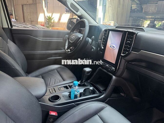 FORD EVEREST 2025 BẢN TIÊU CHUẨN_XE LƯỚT