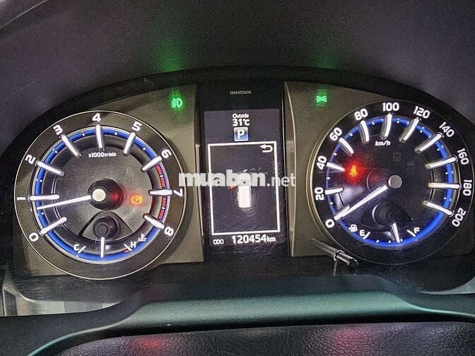 Toyota Innova 2.0V 2017 120.000 km Bạc