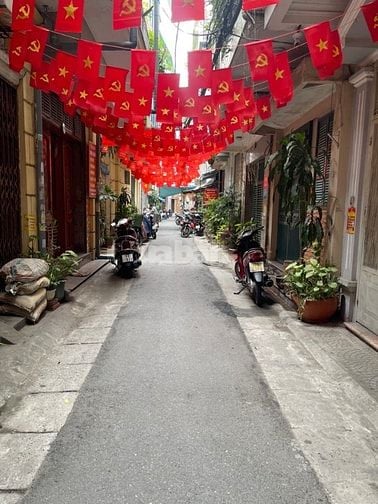 NHÀ ĐẸP LÔ GÓC - GẦN CÔNG VIÊN THỐNG NHẤT - Ô TÔ ĐỖ CỬA - TRUNG TÂM HA