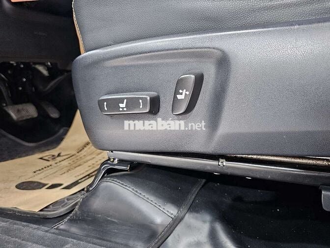 Toyota Innova 2.0V 2017 120.000 km Bạc