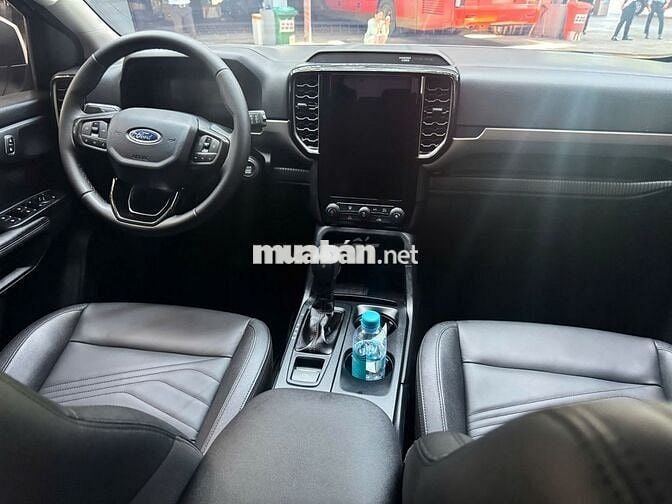 FORD EVEREST 2025 BẢN TIÊU CHUẨN_XE LƯỚT