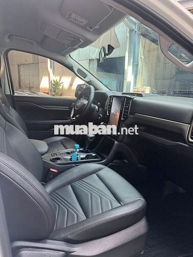FORD EVEREST 2025 BẢN TIÊU CHUẨN_XE LƯỚT