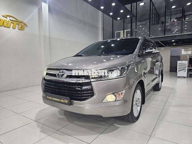 Toyota Innova 2.0V 2017 120.000 km Bạc