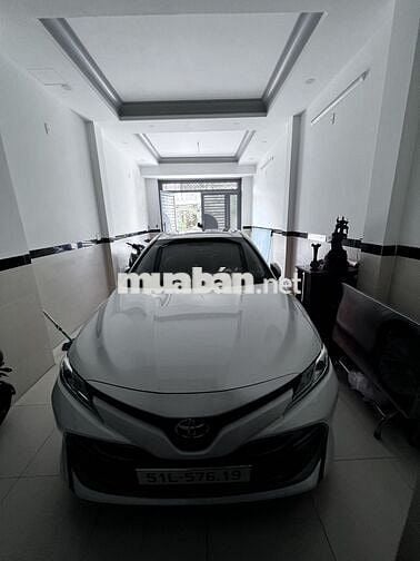Toyota Camry 2.5Q 2015 Trắng 70000 km