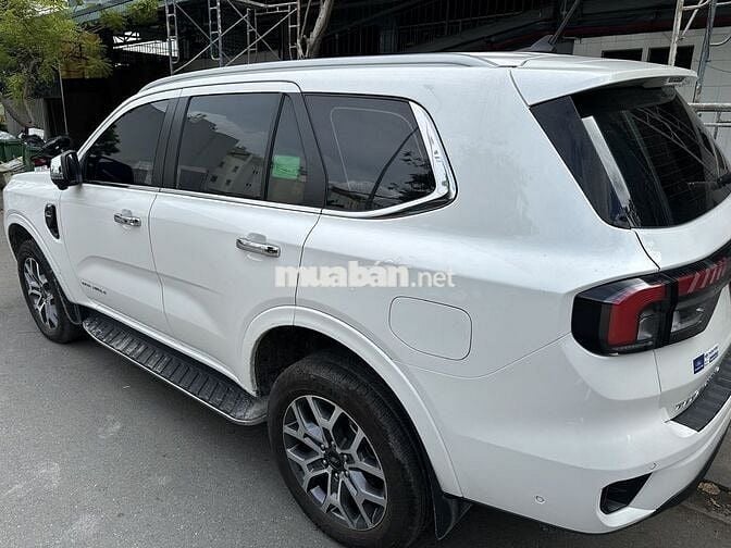 Ford Everest Titanium 2023 4x4 có hoá đơn, vay 75%