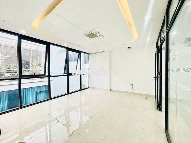 Cho thuê sàn văn phòng Nguyễn Hoàng 60m2 giá 11tr nhà vuông vắn