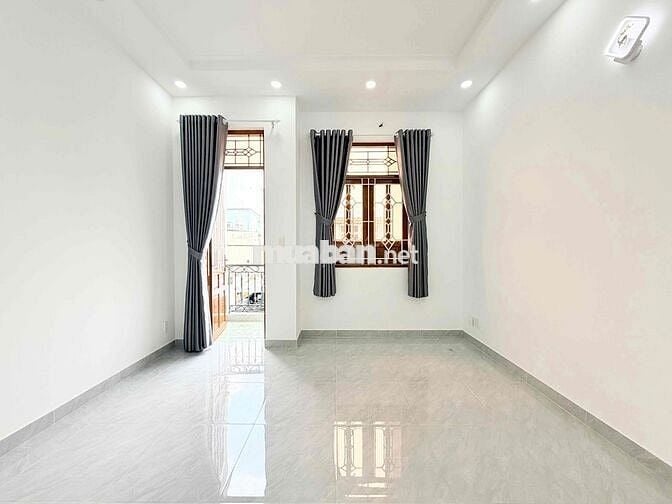 NHÀ HẺM NHỰA XE HƠI ĐƯỜNG LÂM THỊ HỐ NHỈNH 4 tỷ 5