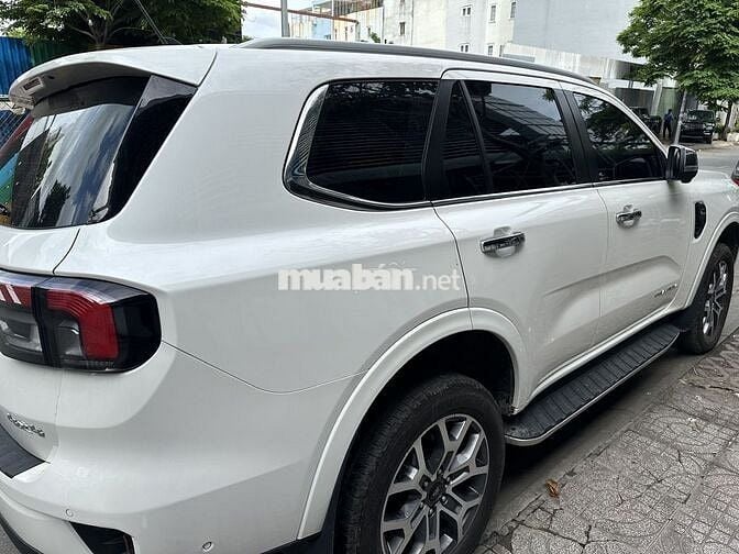 Ford Everest Titanium 2023 4x4 có hoá đơn, vay 75%