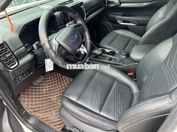 Ford Everest Titanium 2023 4x4 có hoá đơn, vay 75%