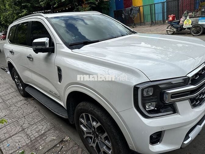 Ford Everest Titanium 2023 4x4 có hoá đơn, vay 75%