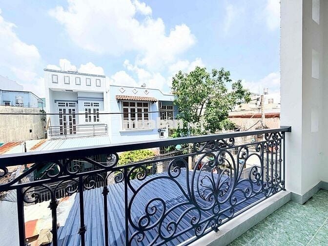NHÀ HẺM NHỰA XE HƠI ĐƯỜNG LÂM THỊ HỐ NHỈNH 4 tỷ 5