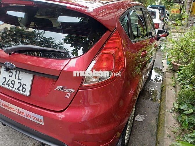 Ford Fiesta 2014 Đỏ 5 chỗ