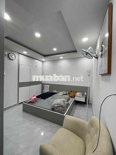 GẦN SÂN BAY , DT 5x14 NỞ HẬU 3 TẦNG , XE HƠI ĐẬU NHÀ , NHỈNH 5 TỶ