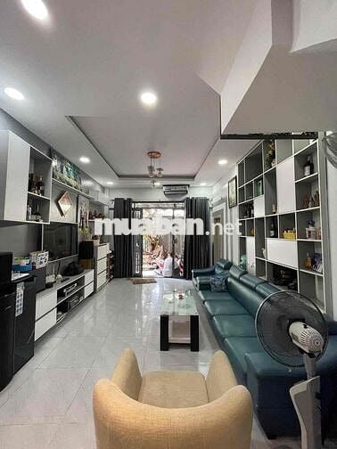 GẦN SÂN BAY , DT 5x14 NỞ HẬU 3 TẦNG , XE HƠI ĐẬU NHÀ , NHỈNH 5 TỶ