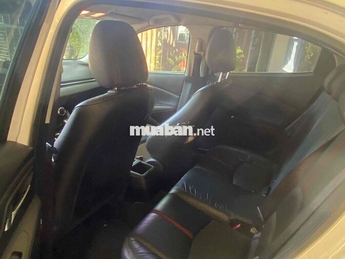 Mazda Mazda 2 Trắng 30425 km