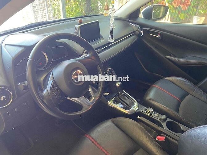 Mazda Mazda 2 Trắng 30425 km