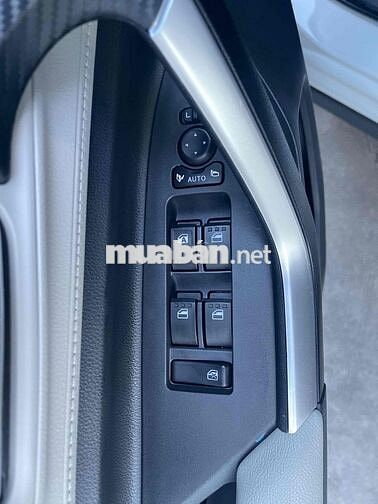 Toyota Veloz Top 2025 22.000km Trắng