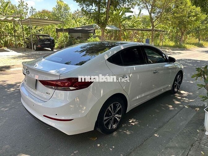 Hyundai Elantra 2016 Trắng 11 vạn