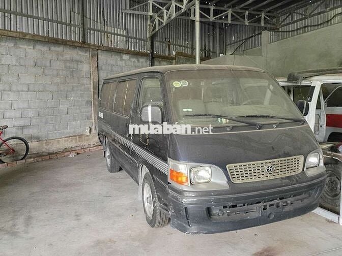 Toyota Hiace Đen Xe tải van