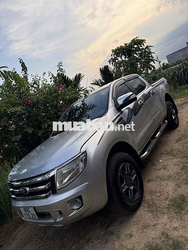 Ford Ranger XLT 2013 Sàn Bạc 2 cầu
