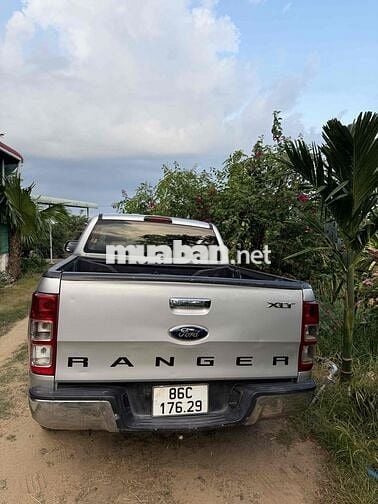 Ford Ranger XLT 2013 Sàn Bạc 2 cầu