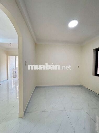 Căn hộ 750 Nguyễn Kiệm, PN, tầng 1, 40m2, 3.1 tỉ, căn góc, 2pn, 1wc