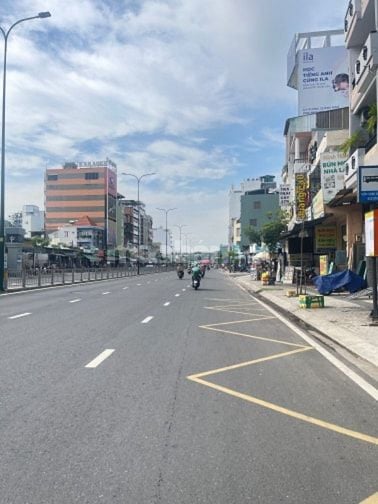 Bán nhà MẶT TIÈN NGANG 7,x2 Dương Quảng Hàm, kinh doanh buôn bán sầuất