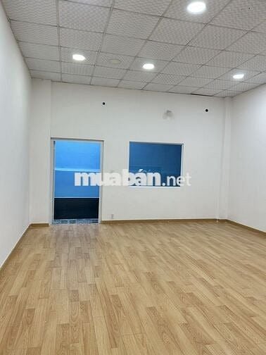 Mình có căn nhà 100m2 thích hợp để mở văn phòng và dạy học. 