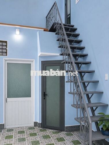 Mình có căn nhà 100m2 thích hợp để mở văn phòng và dạy học. 