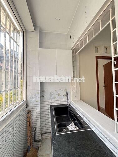 Căn hộ 750 Nguyễn Kiệm, PN, tầng 1, 40m2, 3.1 tỉ, căn góc, 2pn, 1wc