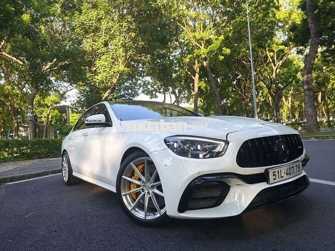 Mercedes-Benz E300 2024Trắng 17000 km