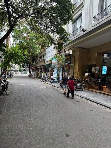 Cho thuê tầng 2 ,sân thượng ngõ bảo khánh hoàn kiếm 