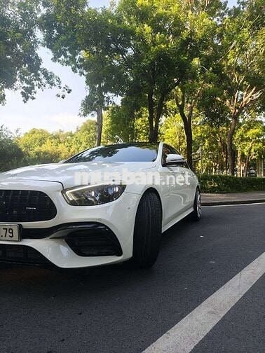 Mercedes-Benz E300 2024Trắng 17000 km