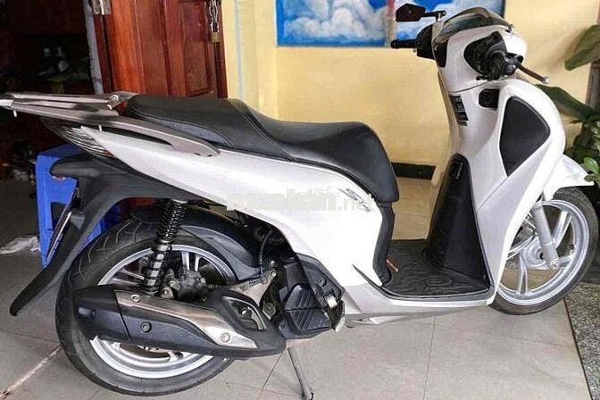 Honda SH 125 cbs 2019 Trắng đen bạc.