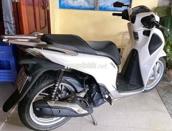 Honda SH 125 cbs 2019 Trắng đen bạc.